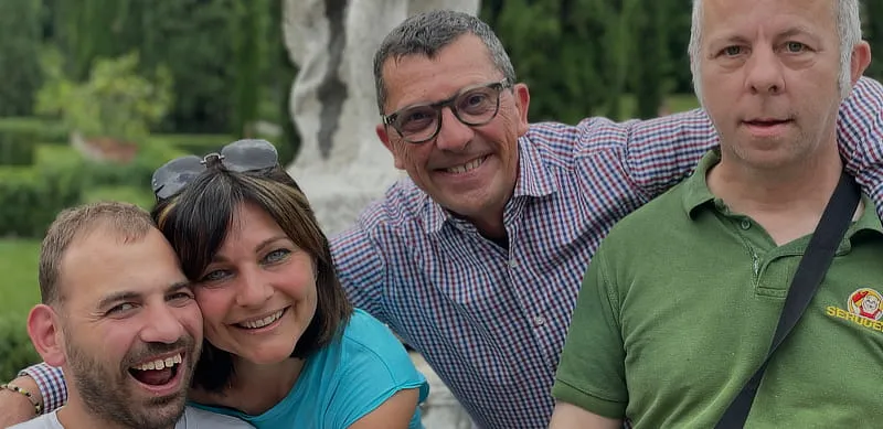 Foto di un gruppo di persone